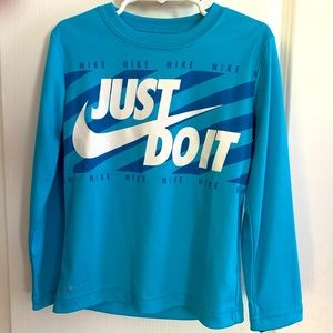 NWT Size youth S boy’s Nike long sleeve athletic top